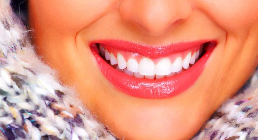 Улыбнись лету! Скидка 60% на отбеливание зубов от стоматологической клиники «Стоматология Для Всех».