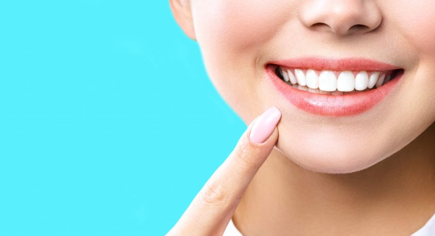 Скидка 50% на чистку зубов Air flow от клиники «Стоматология Для Всех».