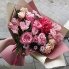 Букет цветов с розами «Эрида»