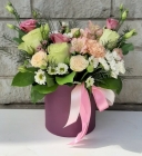 Букет цветов в шляпной коробке «Первое свидание» 