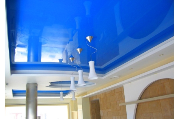 Натяжной потолок синий