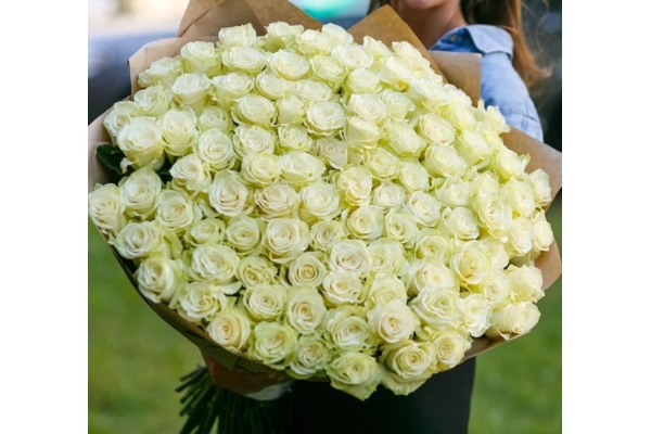 Букет из 101 белых роз