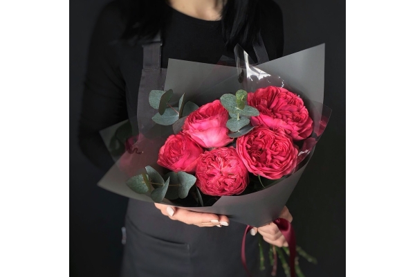 Букет цветов (5 пионовидных розовых роз)