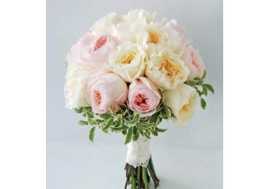 Свадебный букет из пионовидных роз