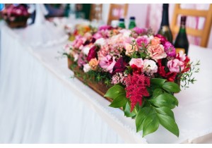 Композиция на свадебный стол из живых цветов