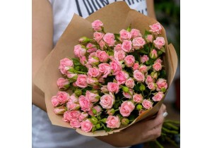 Букет цветов (9 веток пионовидной кустовой розы)
