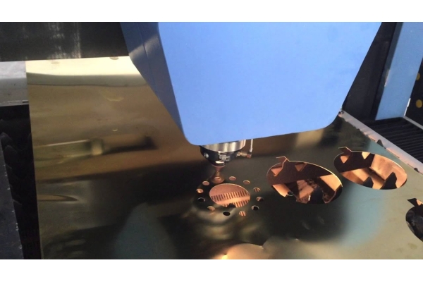 Лазерный раскрой алюминия 1,5мм
