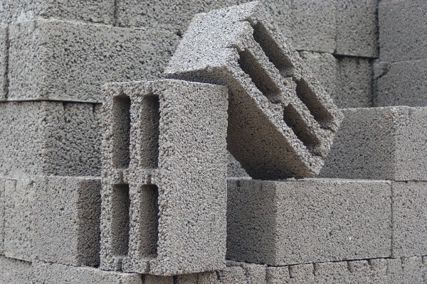 Керамзитобетонные блоки: преимущества  и недостатки строительного материала