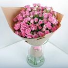 Букеты кустовых розовых роз