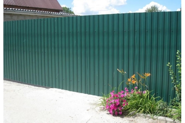 Забор из профлиста 2,2 м С14 с односторонним полимерным покрытием 