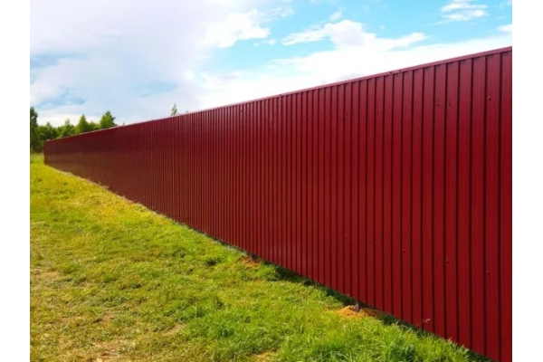 Забор из профлиста 2,5 м С10 с односторонним полимерным покрытием 