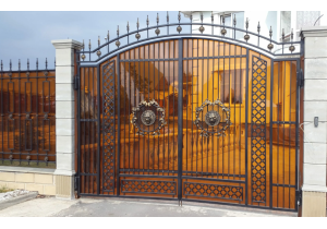 Кованые ворота в частный дом