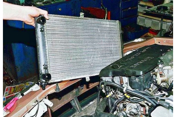 Замена радиатора охлаждения ДВС