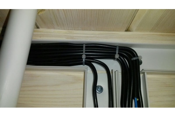 Прокладка кабеля в кабель канале