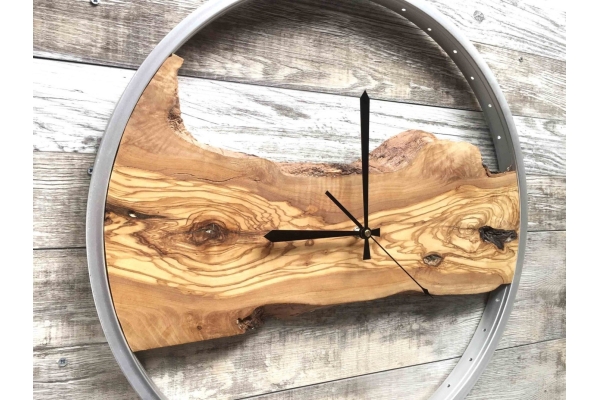 Часы деревянные слэб