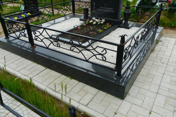 Установка оград на могилу 