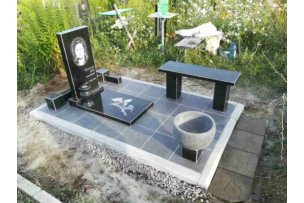Установка памятника на кладбище