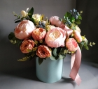 Искусственные цветы в корзине «Марина»