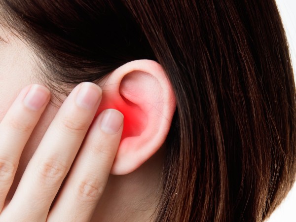 Болит ухо у взрослого что делать?