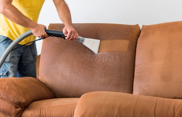 Чем можно почистить диван