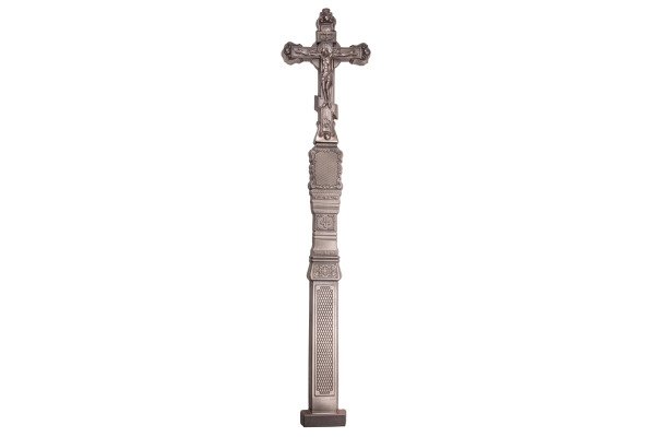 Могильный крест каменный